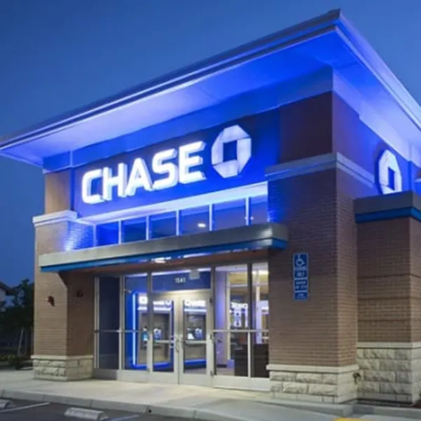 Bank branch building in Florida with secure commercial entrance doors