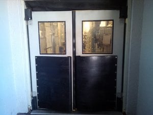 rsz_double_acting_warehouse_doors_with_transom.jpg